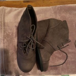 NWT  Boutique Charcoal suede like booties. Size 10